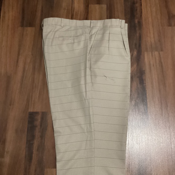 Men’s Beige  Plaid 3 pc Suit! - Picture 10 of 10